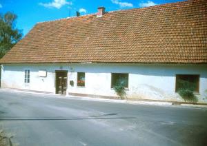 Spominska tabla na rojstni hiši dr. Jožeta Potrča
